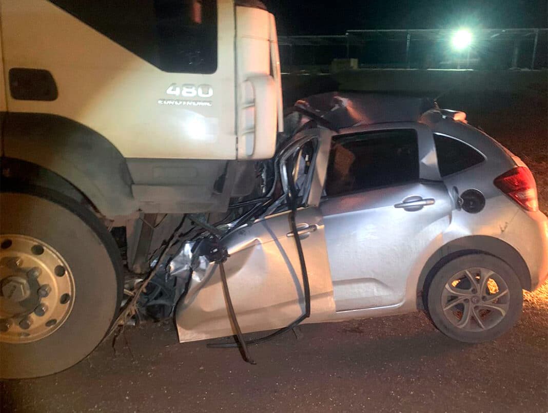 Tragédia na BR-163: Colisão Fatal entre Citroën C3 e Iveco Stralis ...